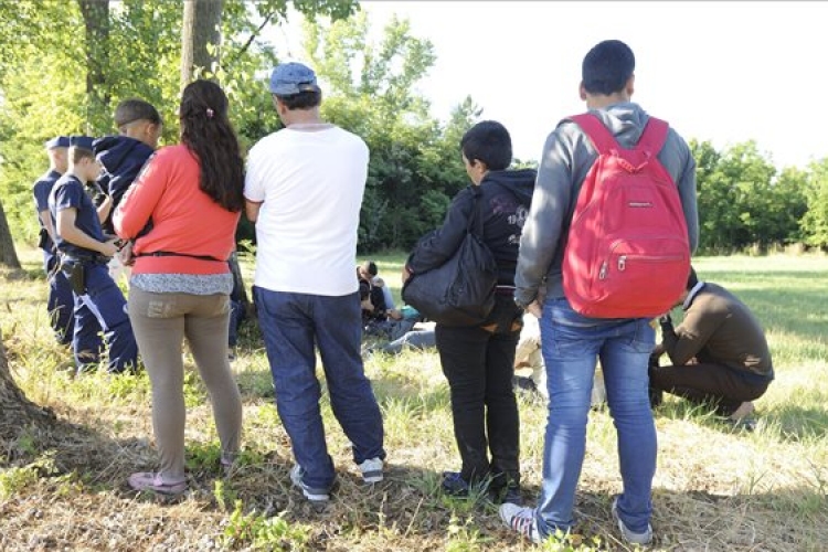 Illegális bevándorlás - a határátlépők száma év végére 140-160 ezer is lehet