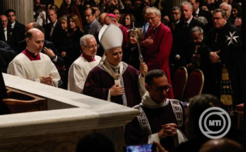 XIV. Leó pápa hamvazószerdán a lángokban álló világ hamvairól beszélt