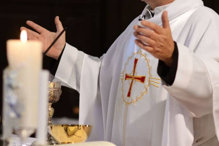 Vasárnaptól tartós élelmiszert gyűjtenek a katolikus templomokban