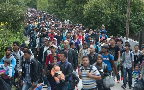 Illegális bevándorlás - Magyarországon nem jöhet létre menekülttábor